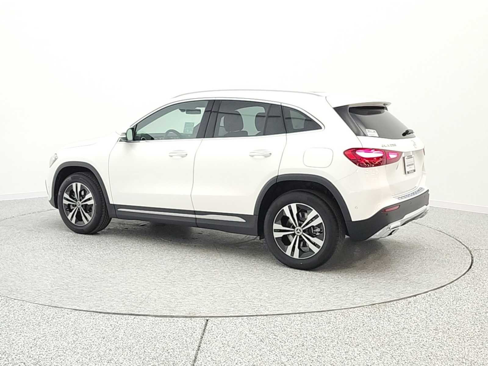 New 2026 Polar White Mercedes-Benz GLA 250 image 7