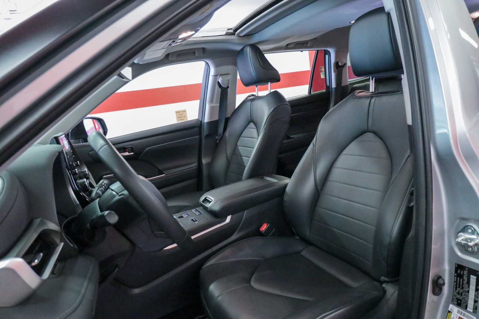 Used Car 2022 Toyota Highlander  Xle For Sale Under $35,000 In Austin, Texas