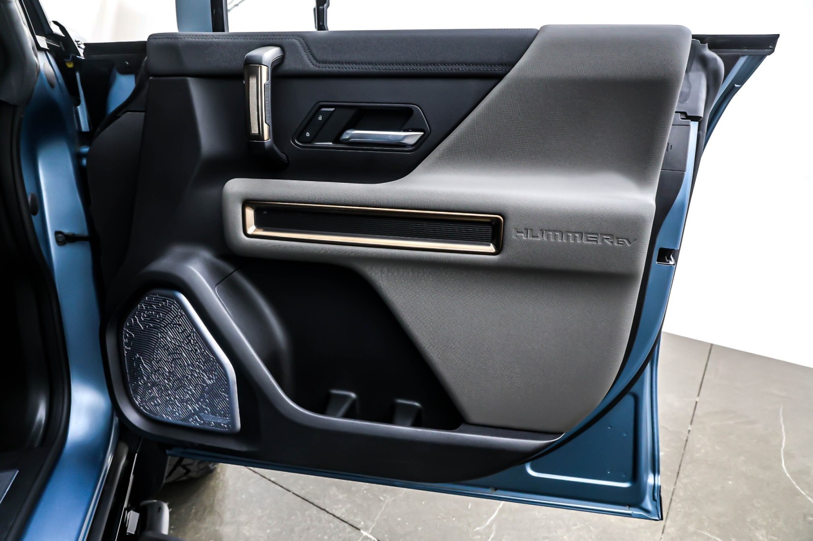 Used 2024 Neptune Blue Matte GMC e4WD Crew Cab 3X image 23