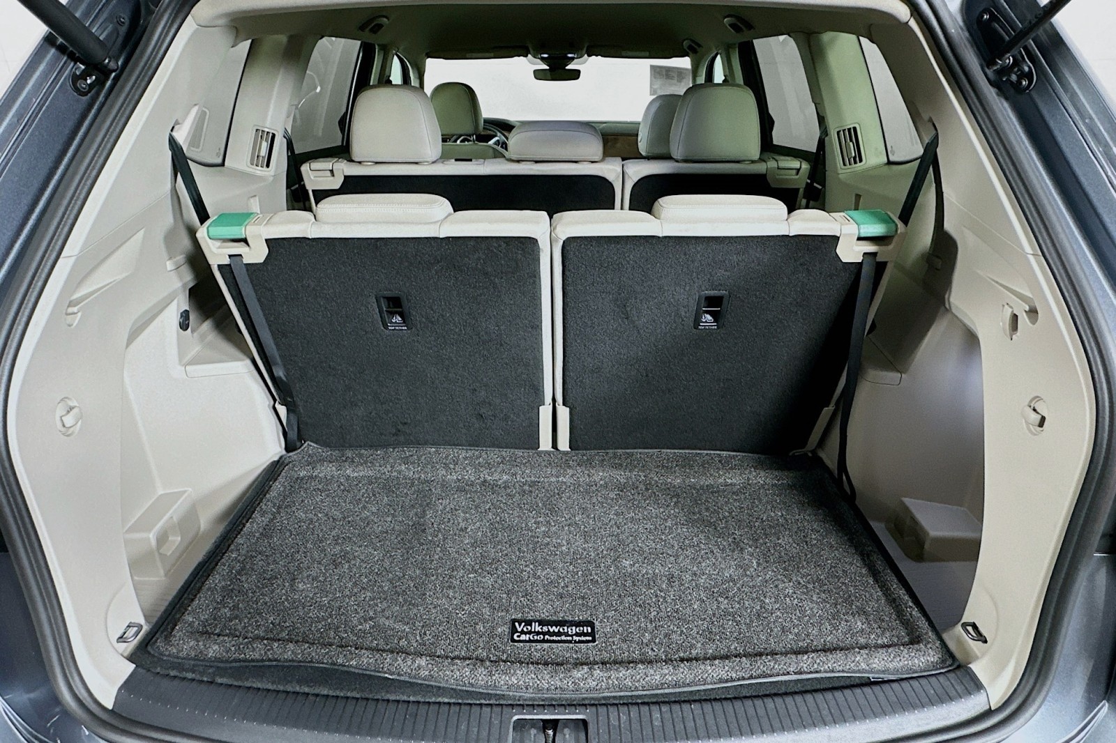 Used 2024 Platinum Gray Metallic Volkswagen 2.0T SE image 23