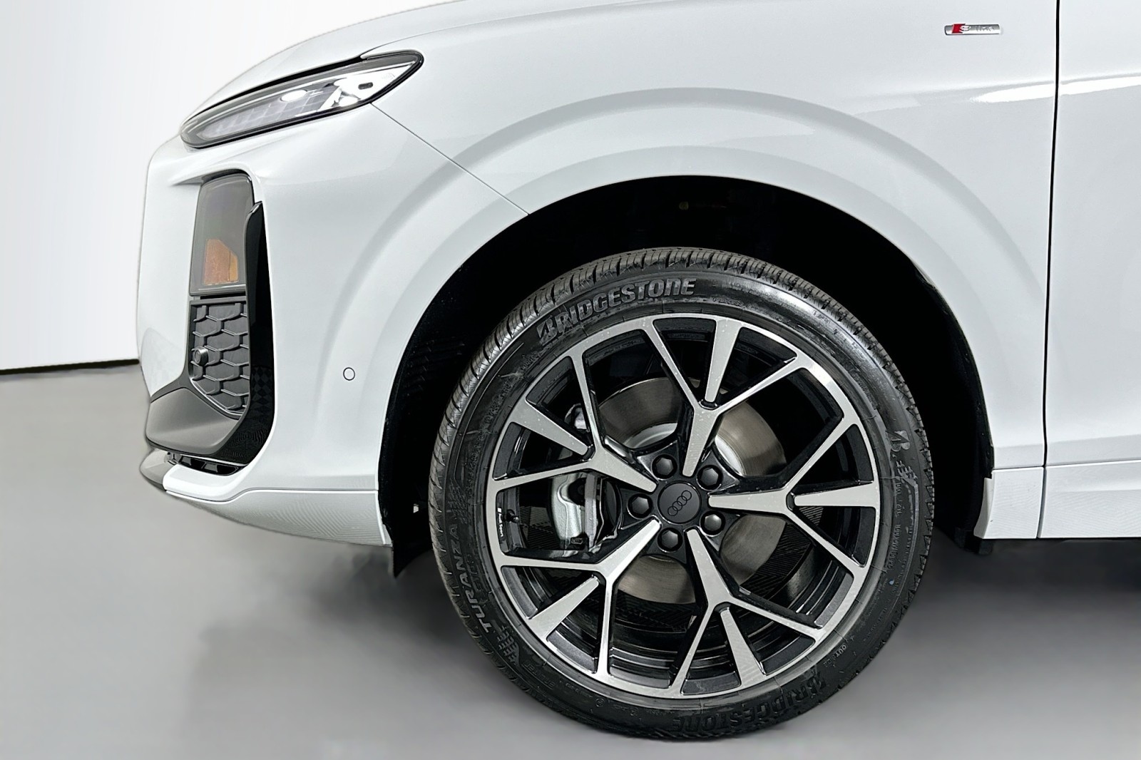 New 2026 Glacier White Metallic Audi S line image 11