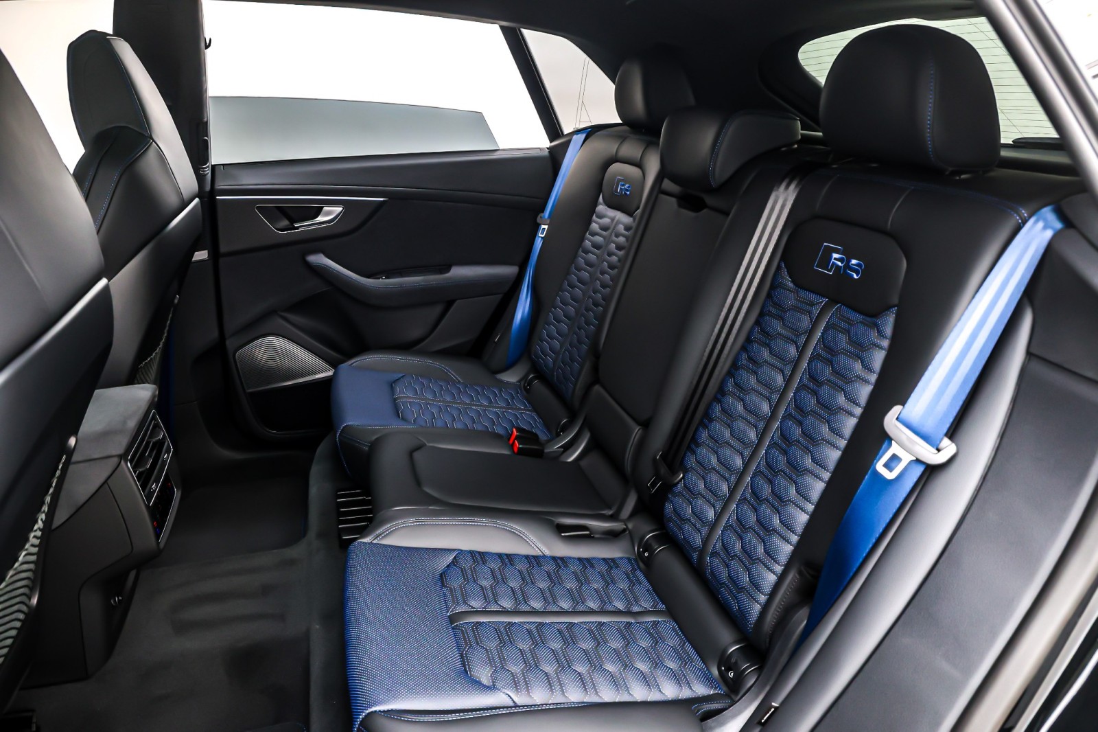 New 2026 Mythos Black Metallic Audi performance quattro image 8