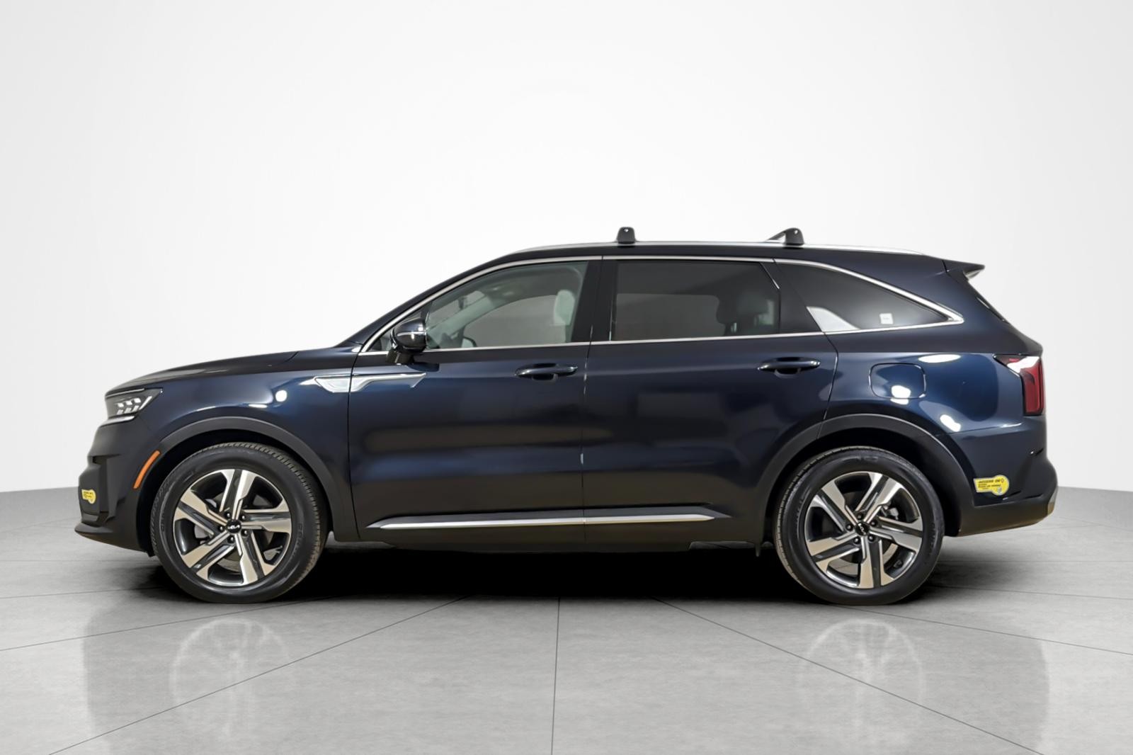 Used 2022 Gravity Blue Kia SX AWD image 2