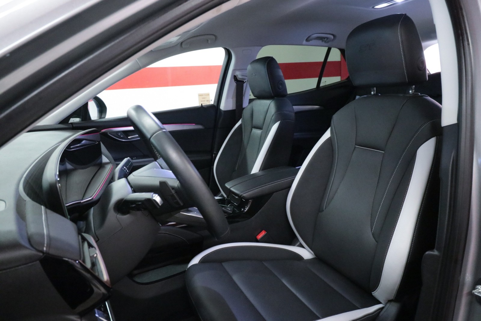 Used Car 2025 Buick Envision  Sport Touring For Sale Under $35,000 In Austin, Texas