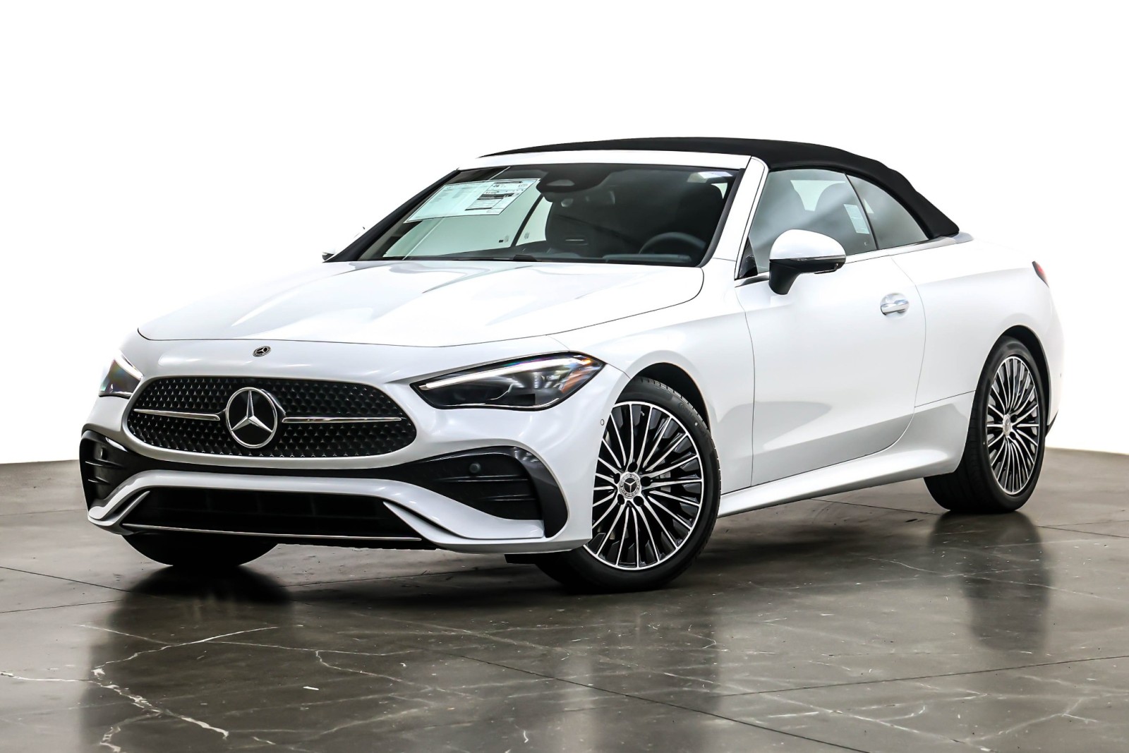 New 2026 MANUFAKTUR Moonlight White Metallic Mercedes-Benz CLE 300 image 2