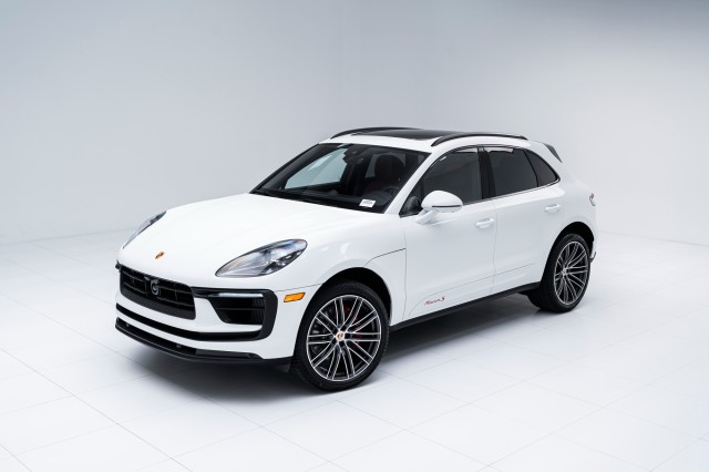2025  Macan S in , 