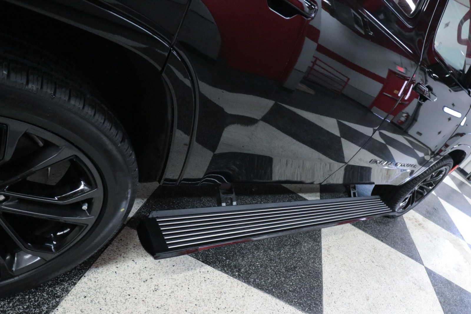 Used Car 2024 Jeep Grand Wagoneer  Series Iii Obsidian For Sale Under $80,000 In Austin, Texas