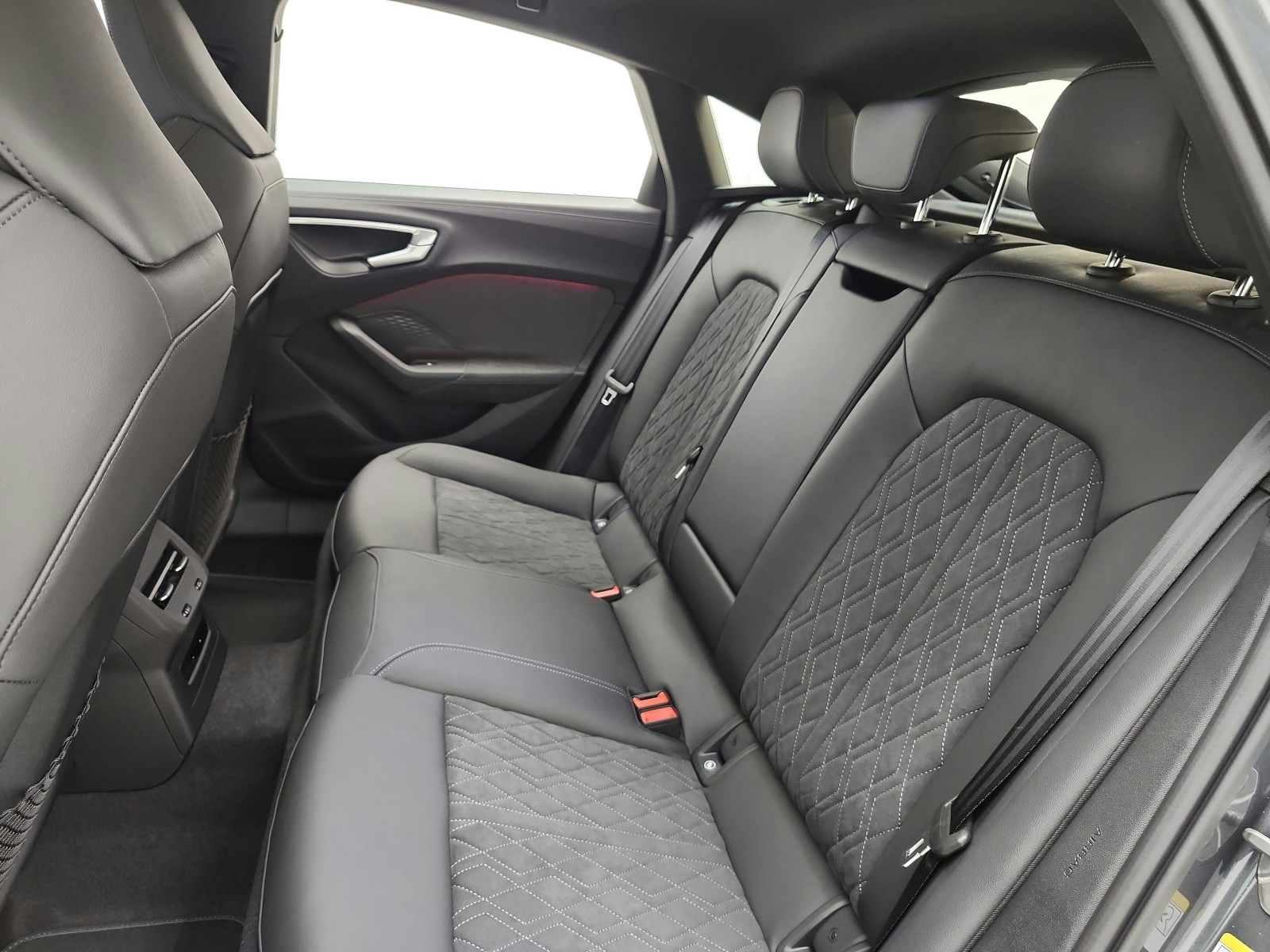 New 2026 Daytona Gray Pearl Effect Audi Premium 3.0 TFSI quattro image 11