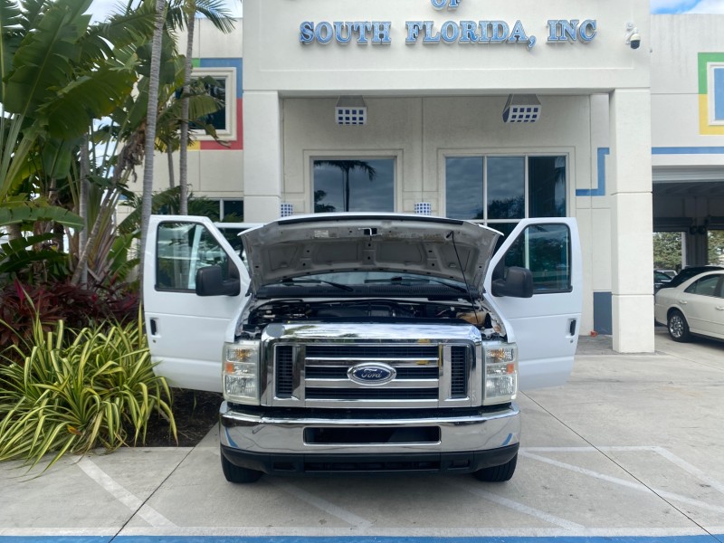 2008 Ford Econoline Wagon XLT 15 PASSENGERS E350 CLEAN in , 