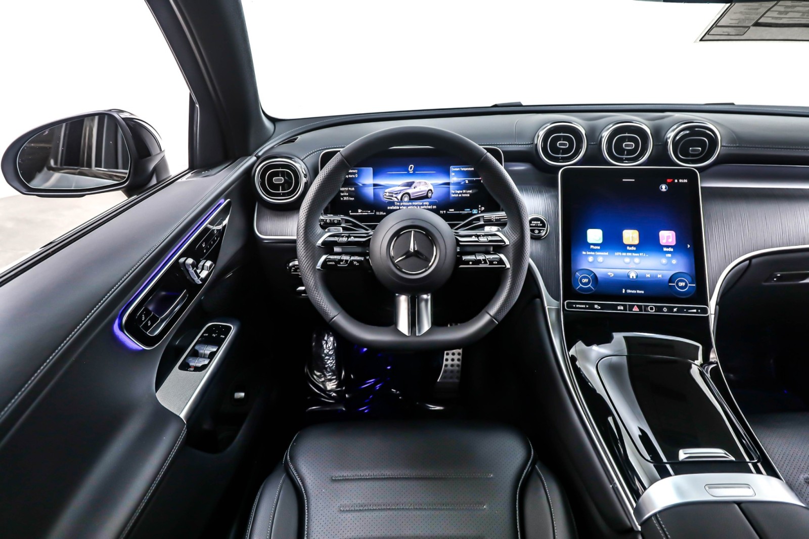 New 2026 Cirrus Silver Metallic Mercedes-Benz GLC 300 image 4