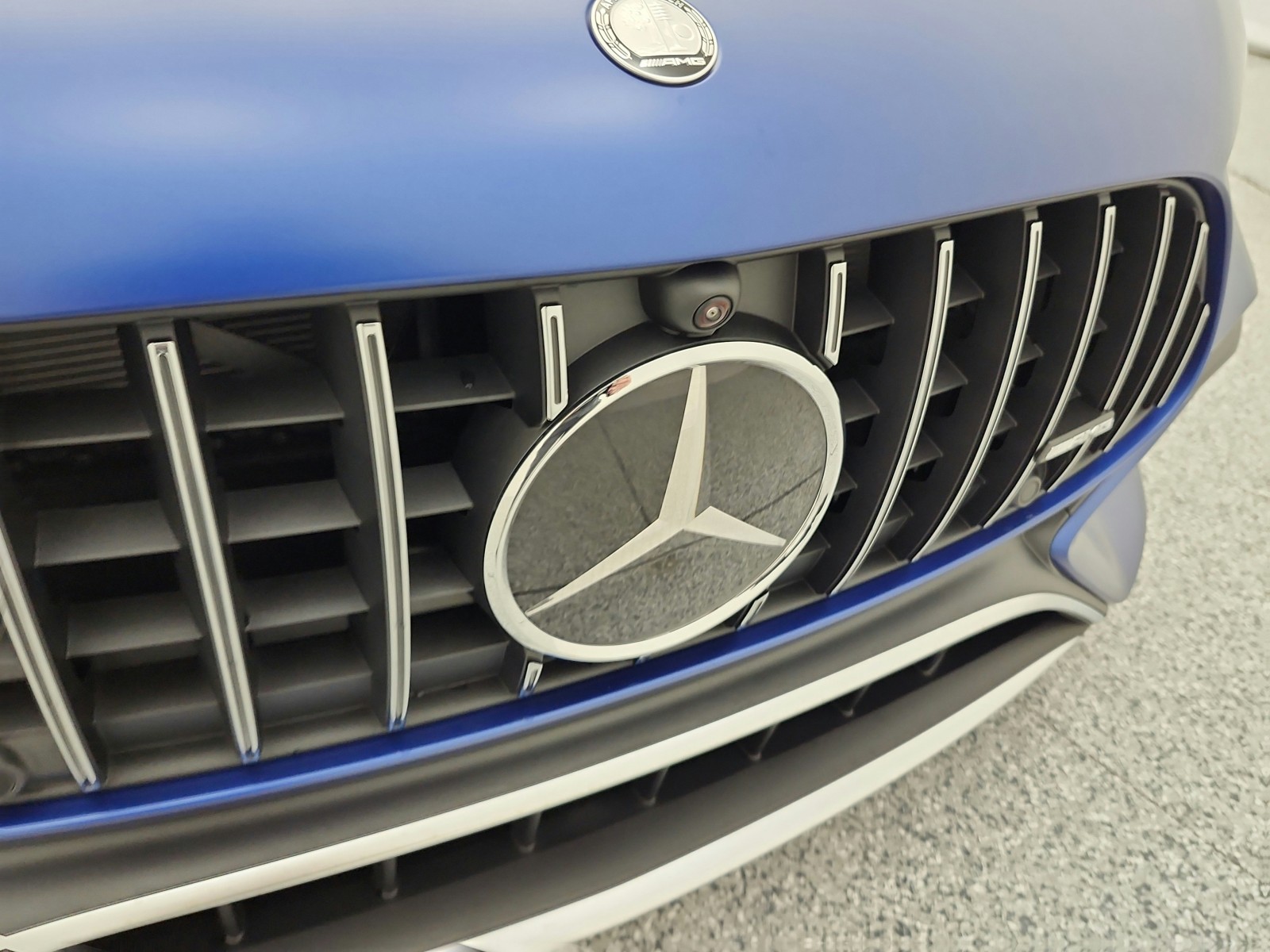 New 2026 MANUFAKTUR Starling Blue Magno Mercedes-Benz AMG® CLE 53 image 13