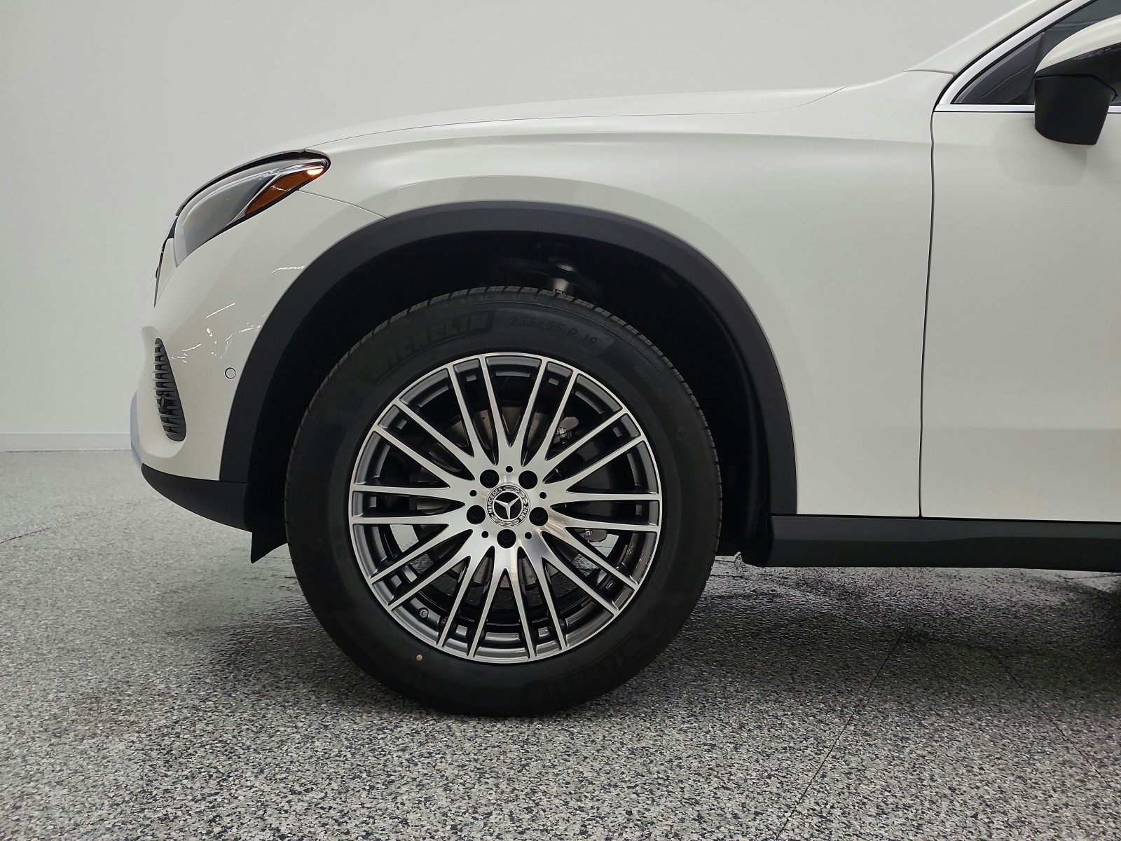 New 2026 Polar White Mercedes-Benz GLC 300 SUV image 22