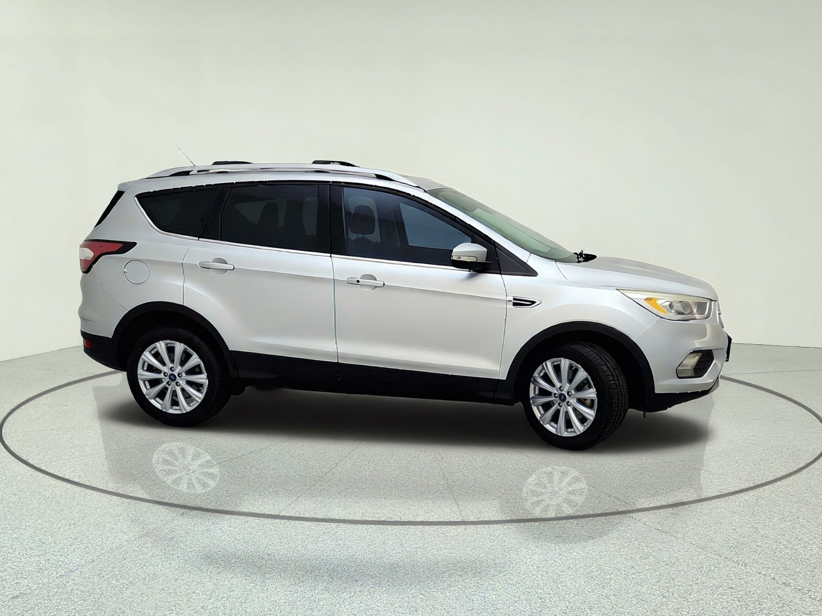 Used 2017 INGOT SILVER Ford Titanium image 6