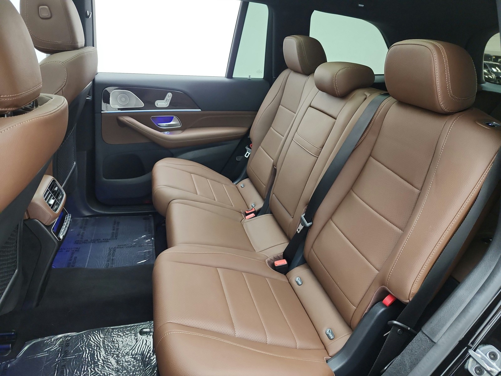Certified Used 2026 Obsidian Black Metallic Mercedes-Benz GLS 450 4MATIC® SUV image 13