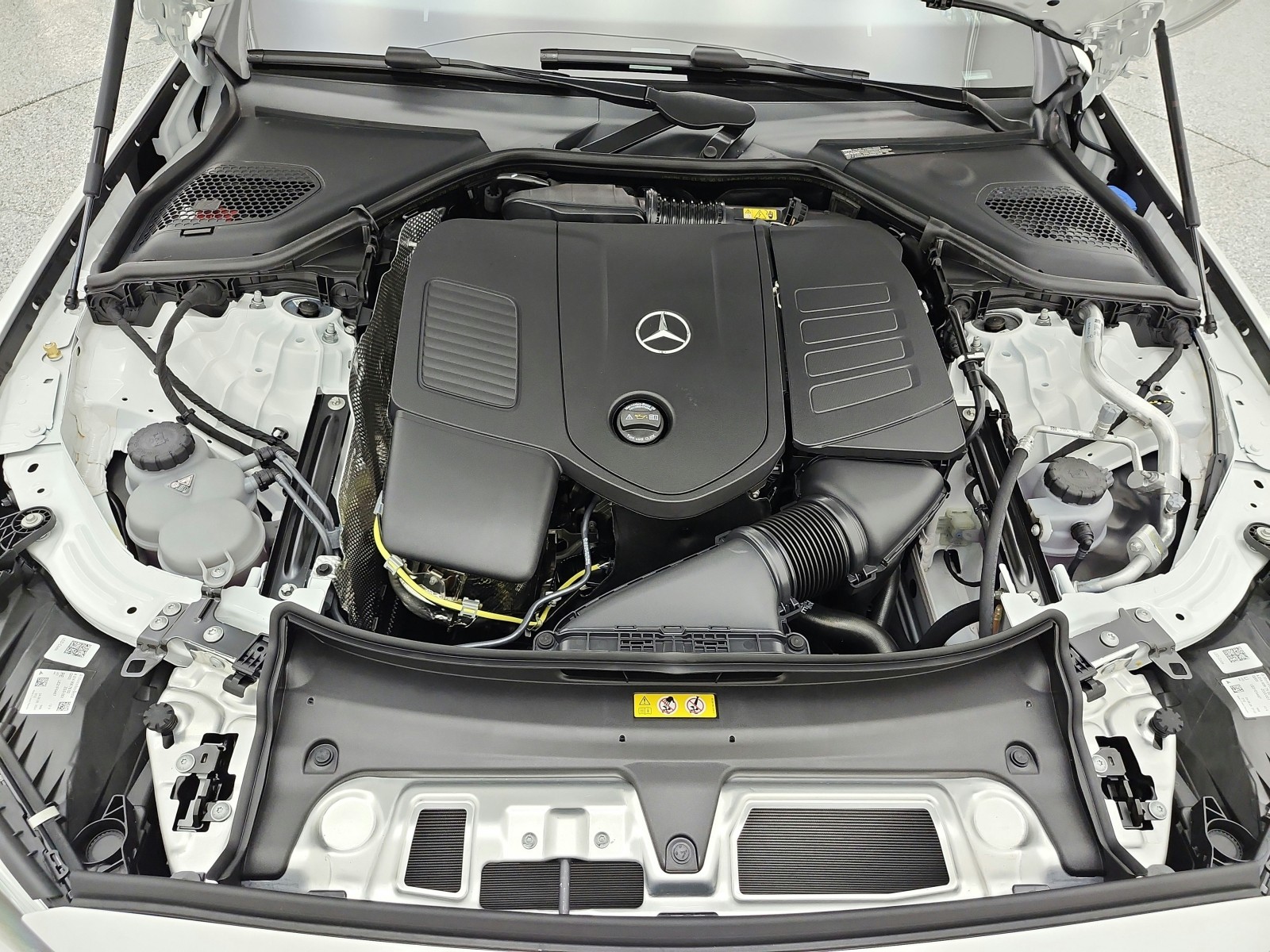 New 2027 Polar White Mercedes-Benz E 350 RWD Sedan image 12