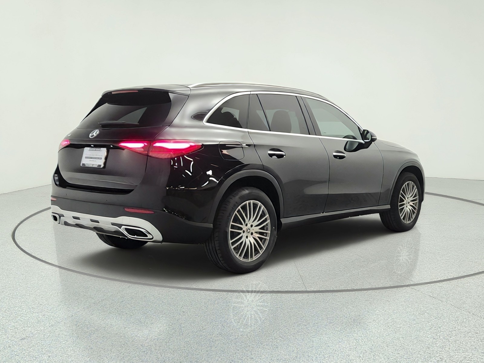 New 2027 Black Mercedes-Benz GLC 300 SUV image 5