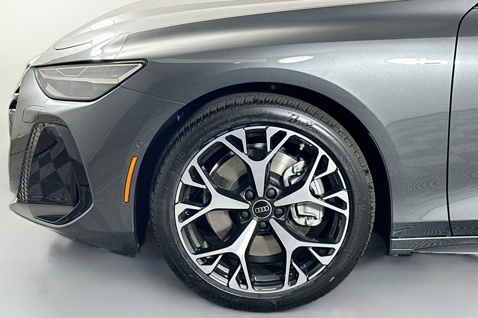 New 2026 Daytona Gray Pearl Effect Audi Premium Plus image 11