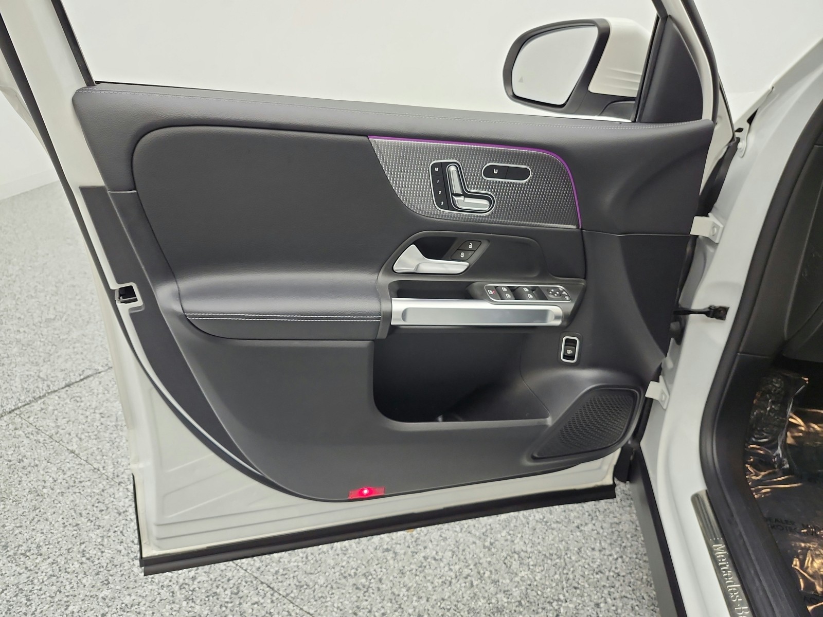 Used 2021 Polar White Mercedes-Benz GLB 250 4MATIC® SUV image 15