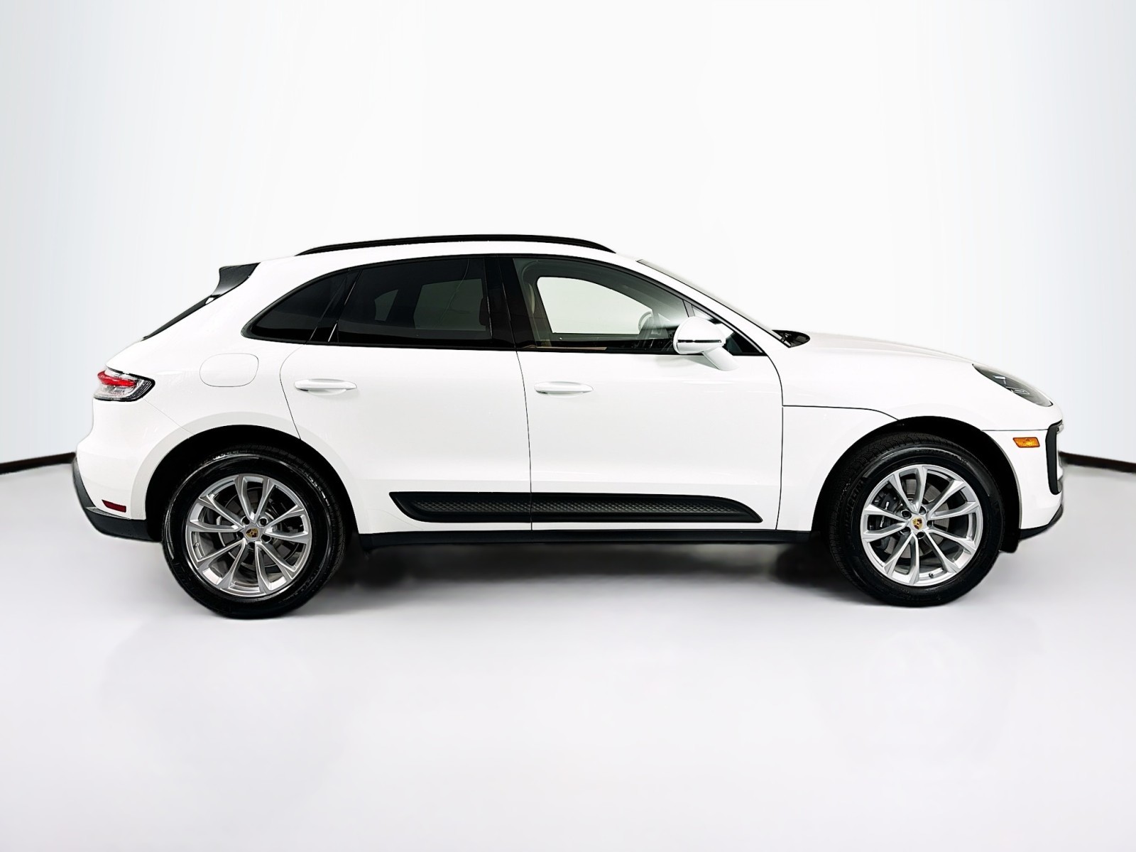 2024 Porsche Macan  4