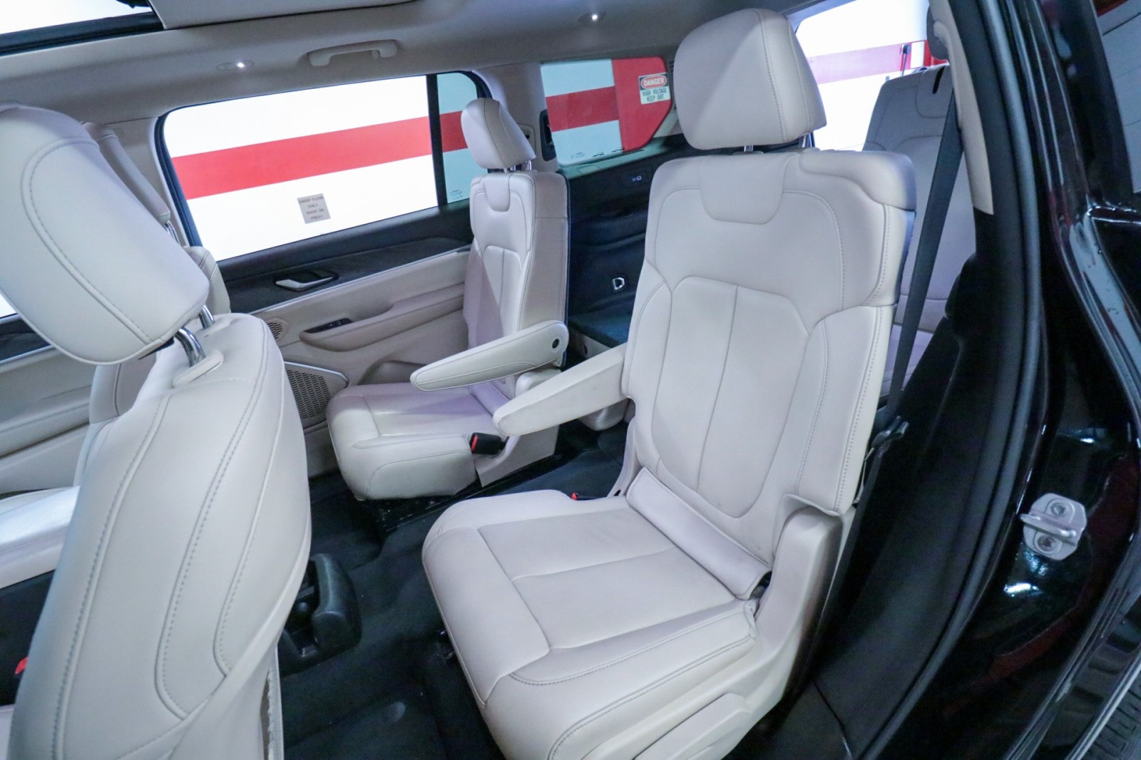 Used Car 2021 Jeep Grand Cherokee L  Limited For Sale Under $30,000 In Austin, Texas