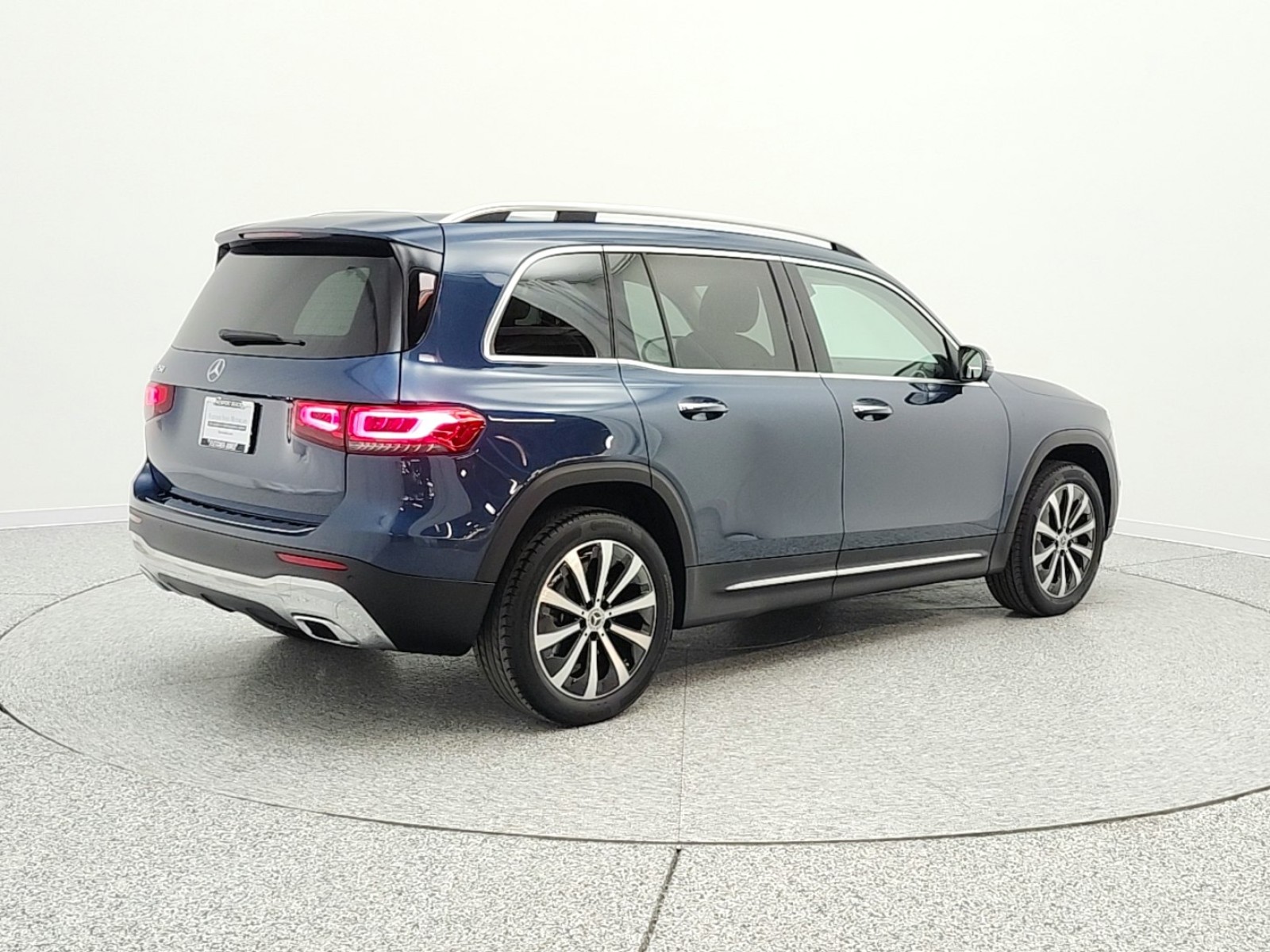 Used 2022 Denim Blue Metallic Mercedes-Benz GLB 250 SUV image 5