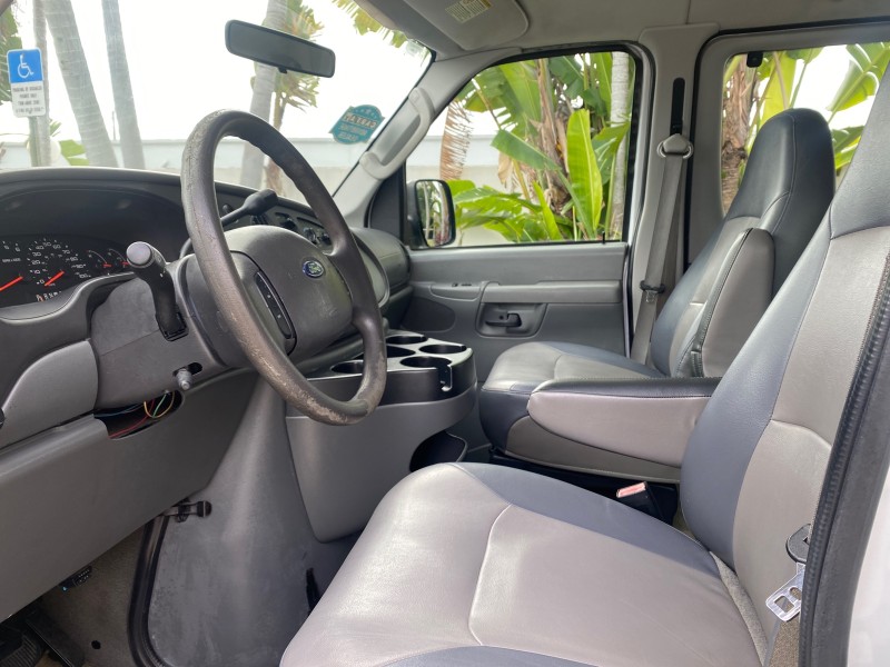 2008 Ford Econoline Wagon XLT 15 PASSENGERS E350 CLEAN in , 