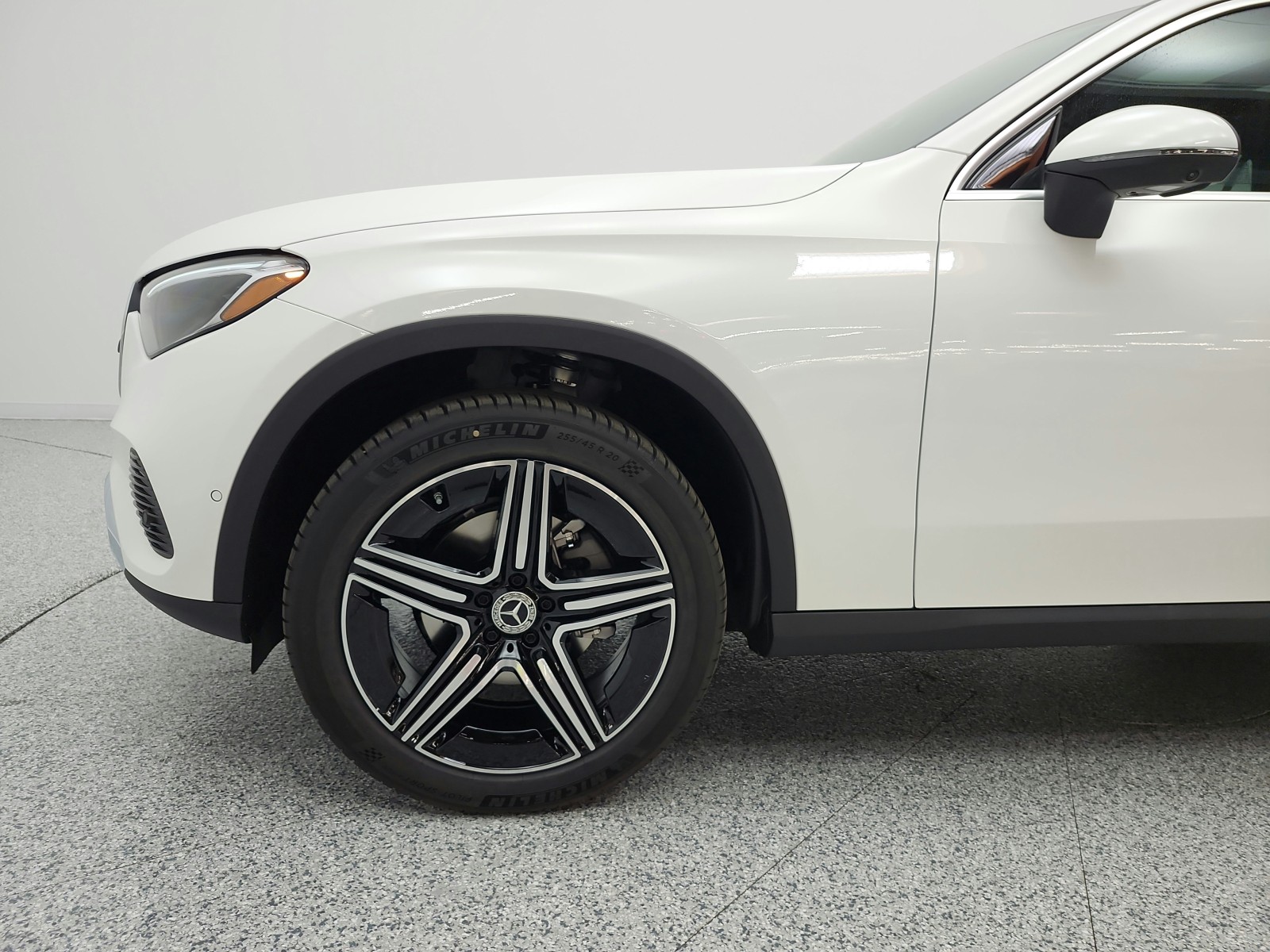 New 2027 Polar White Mercedes-Benz GLC 300 SUV image 15