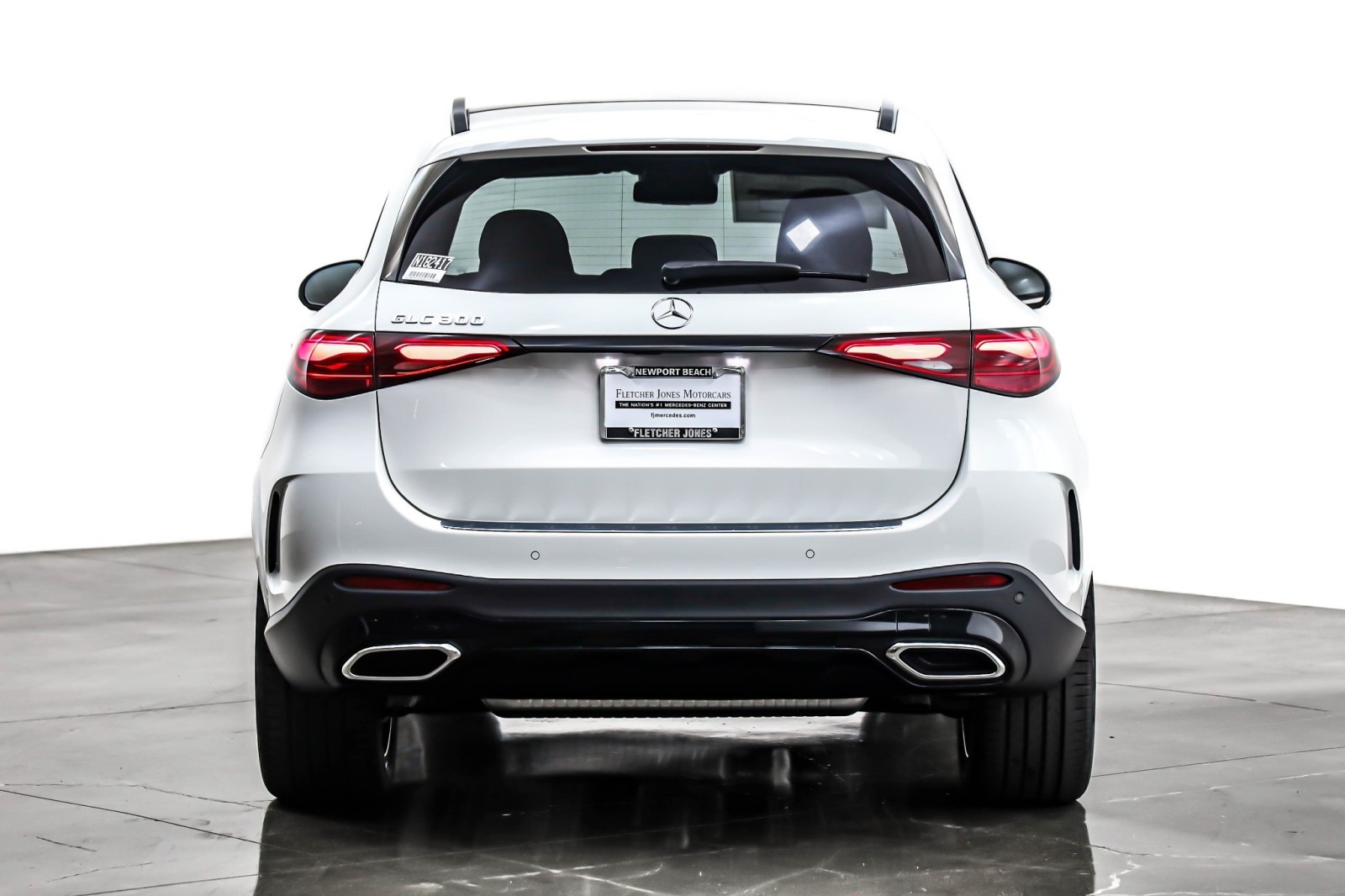 New 2026 Polar White Mercedes-Benz GLC 300 image 3