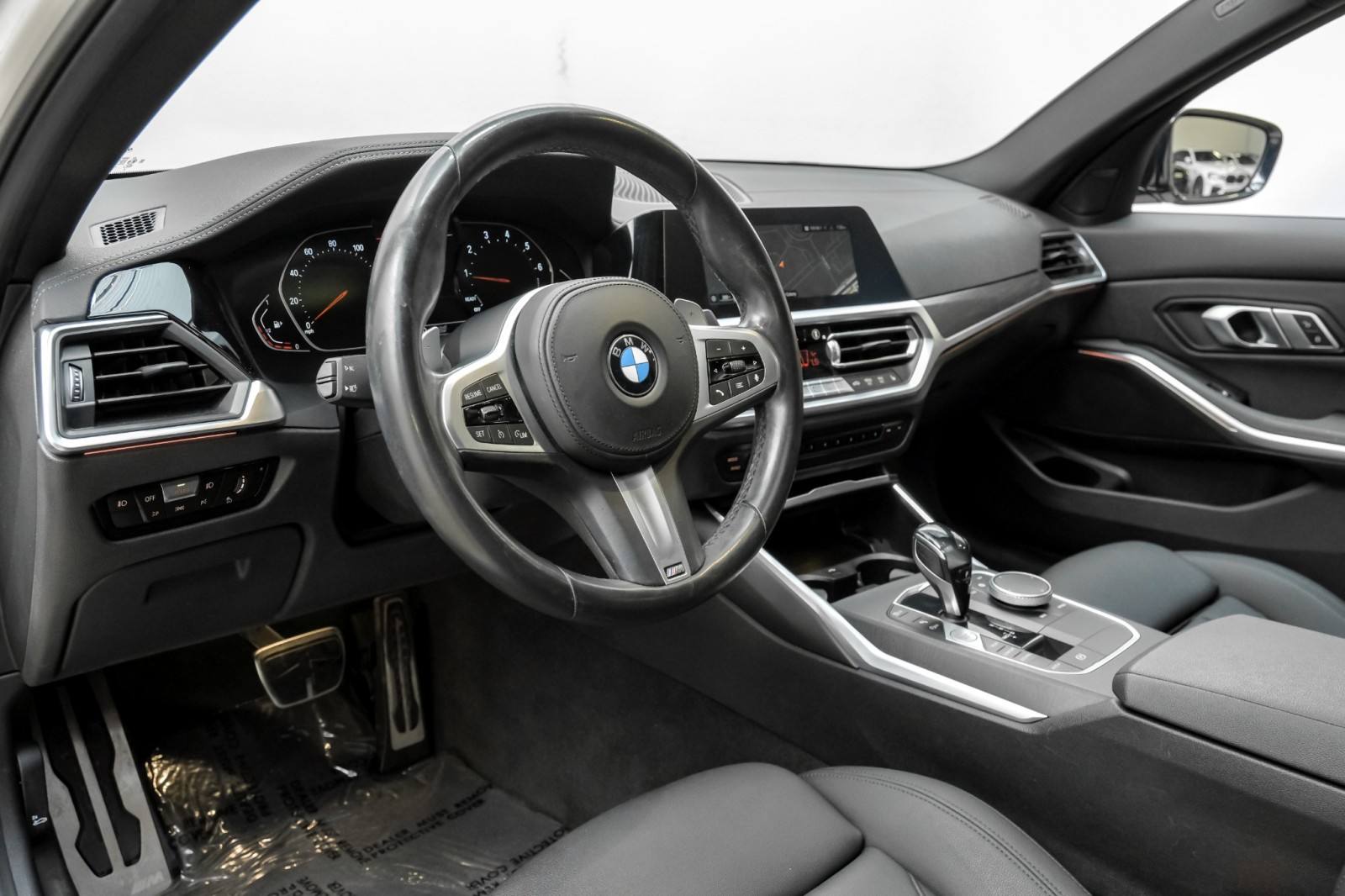 2021 BMW 3 Series 330i MSport Navigation HtdSeats ConveniencePkg ShadowLinePkg 12