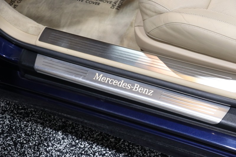 2013 Mercedes-Benz SL 550 AMG Sport 2dr Roadster in , 