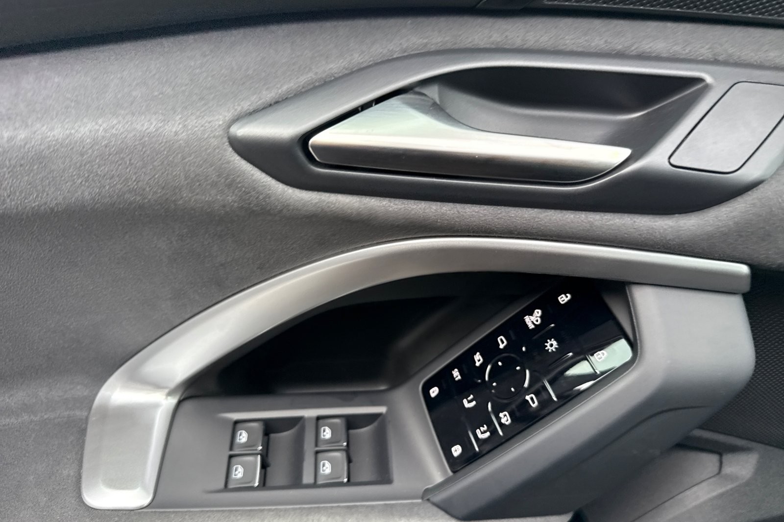 Used 2025 Mythos Black Metallic Audi Premium Plus 3.0 TFSI quattro image 10