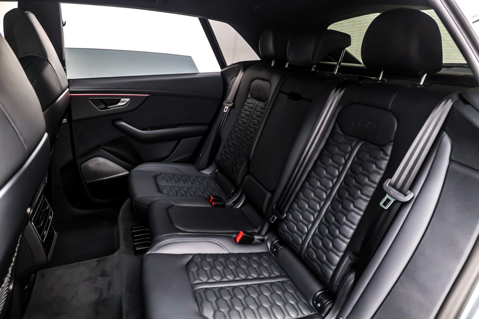 New 2026 Daytona Gray Pearl Effect Audi performance quattro image 8