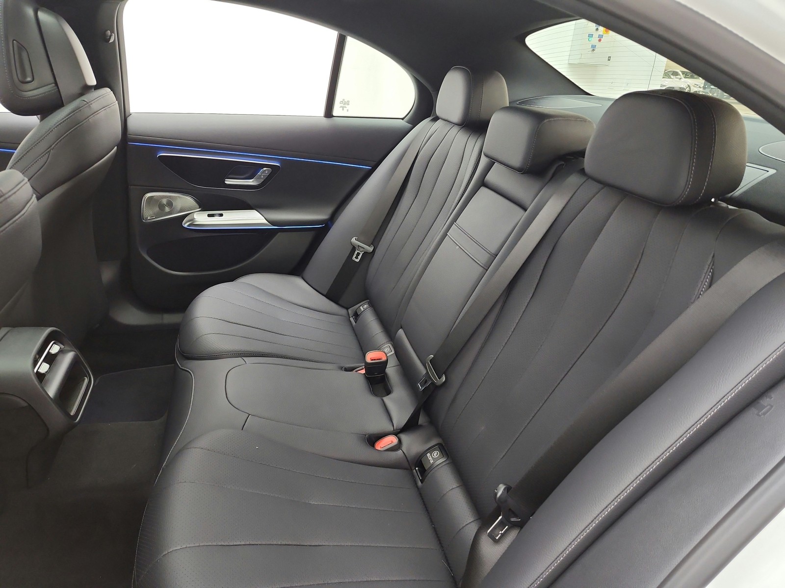 New 2027 Polar White Mercedes-Benz E 350 RWD Sedan image 11