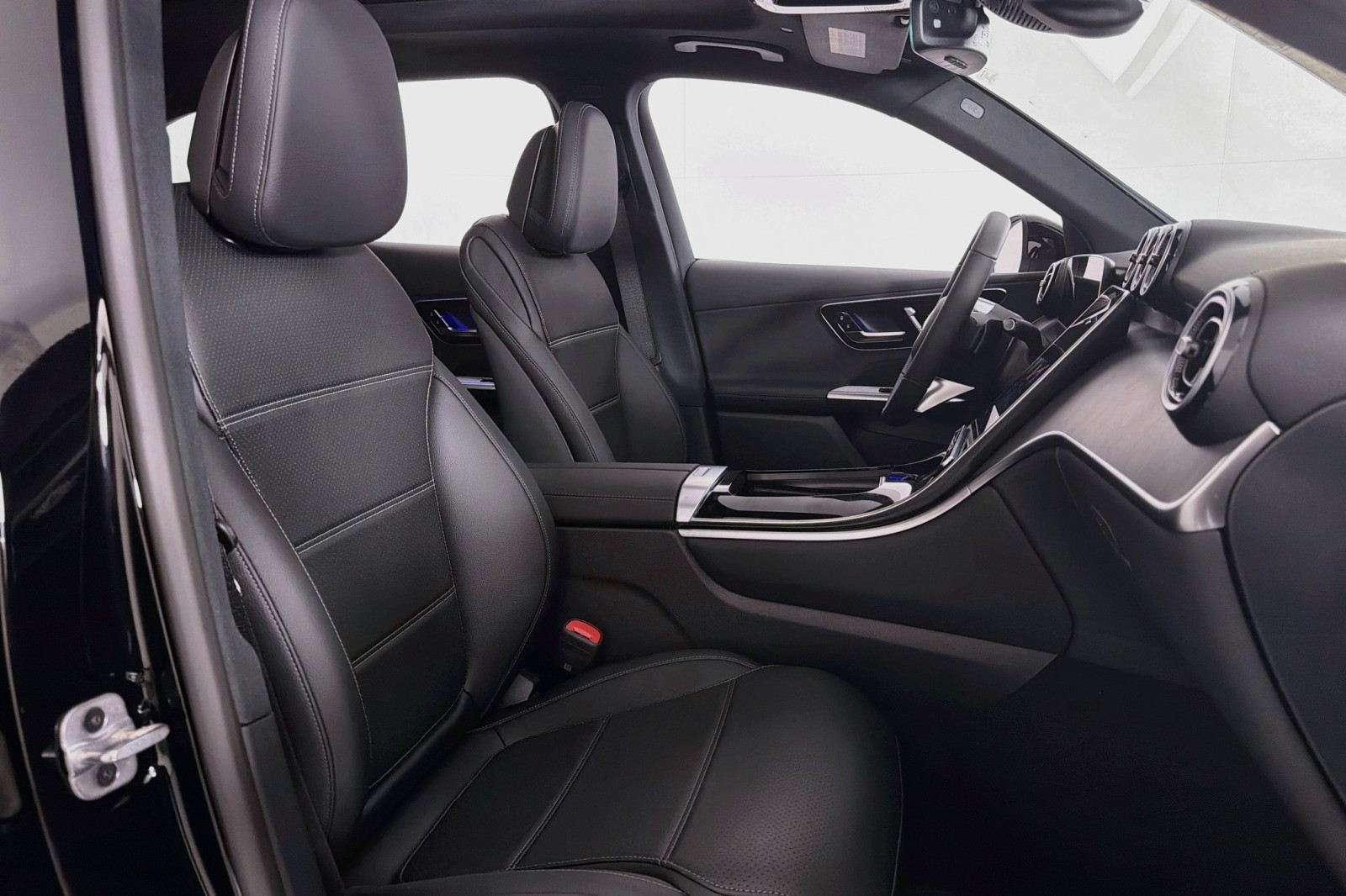 New 2026 Black Mercedes-Benz GLC 300 4MATIC® SUV image 6