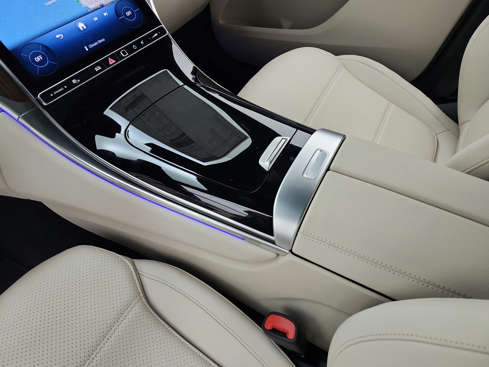New 2027 Polar White Mercedes-Benz GLC 300 SUV image 10