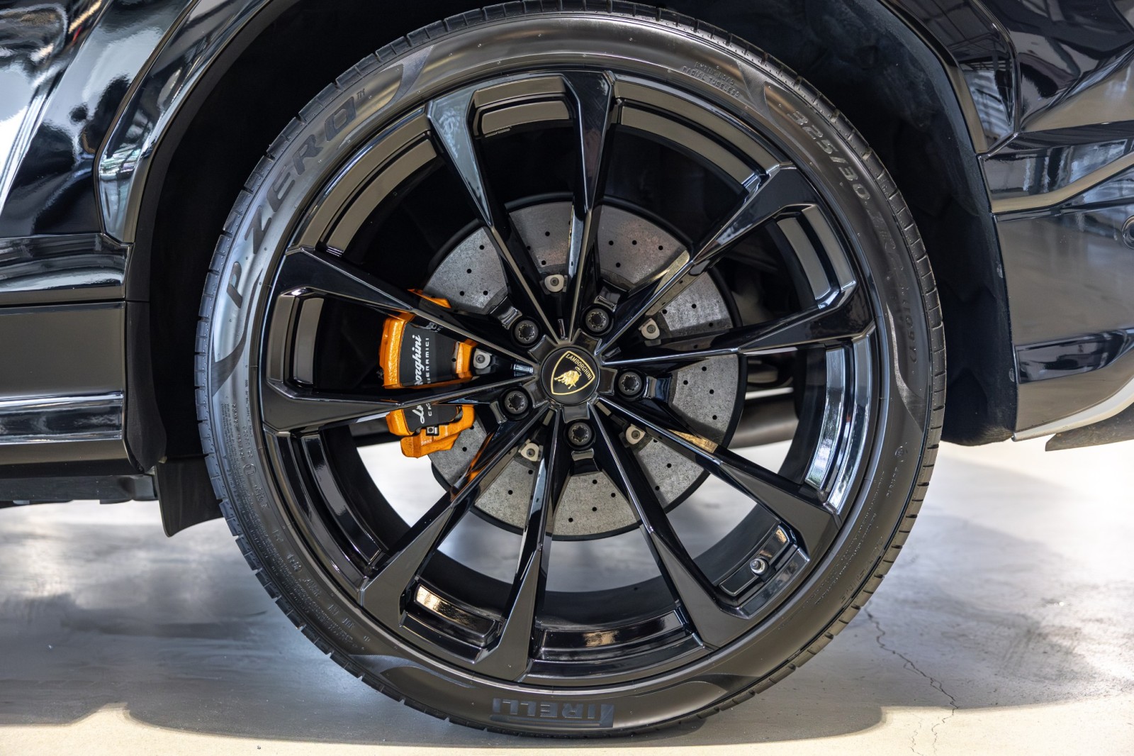 Used Car 2019 Lamborghini Urus  For Sale Under $200,000 In Boerne, Texas