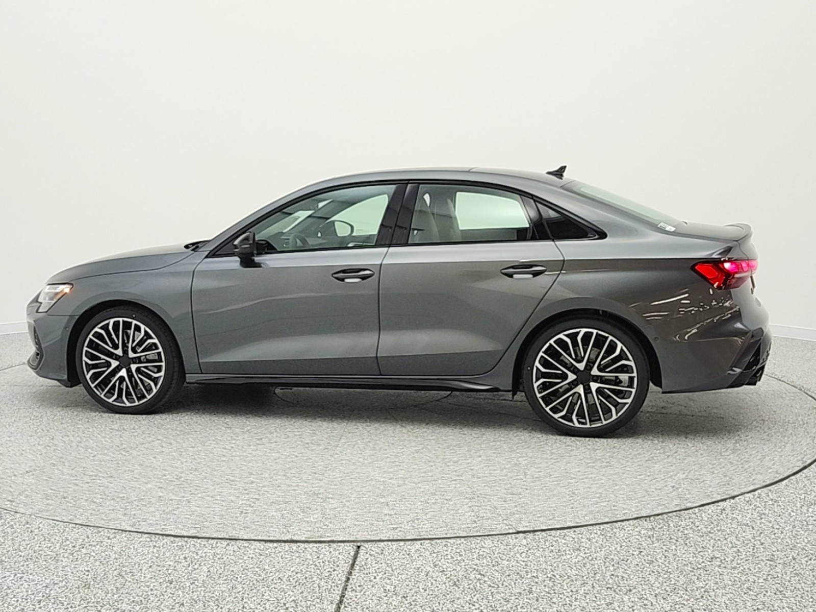 New 2026 Daytona Gray Pearl Effect Audi quattro image 8
