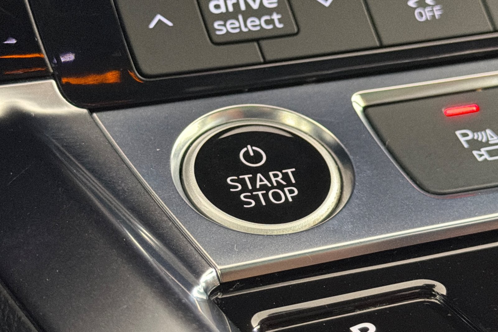 Used 2022 Navarra Blue Metallic Audi Premium quattro image 22