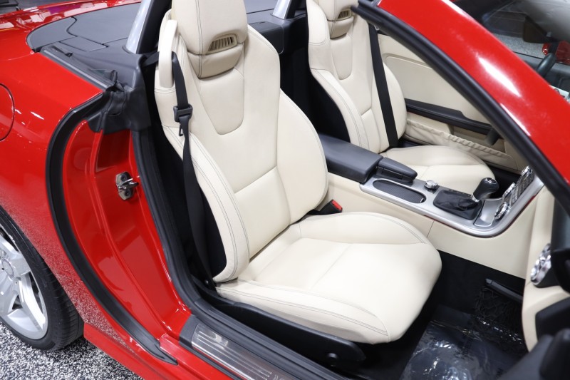 2012 Mercedes-Benz SLK 350 AMG Sport 2dr Roadster in , 