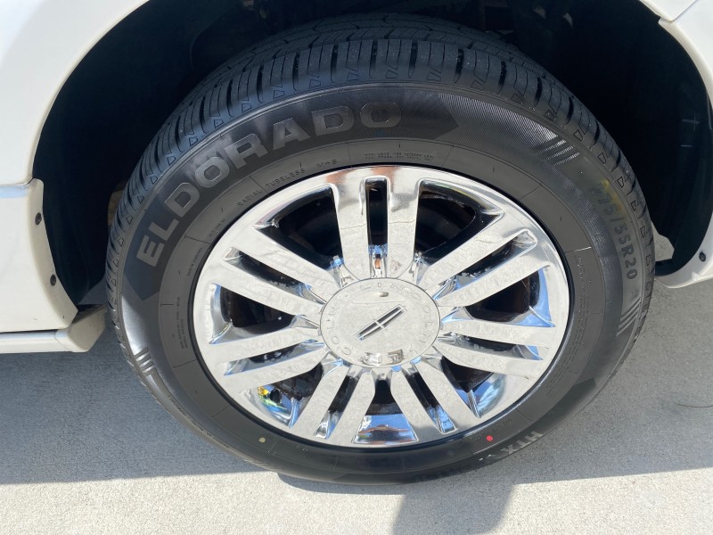 2010 Lincoln Navigator 4WD SUNROOF LOW MILES 31,209 in , 