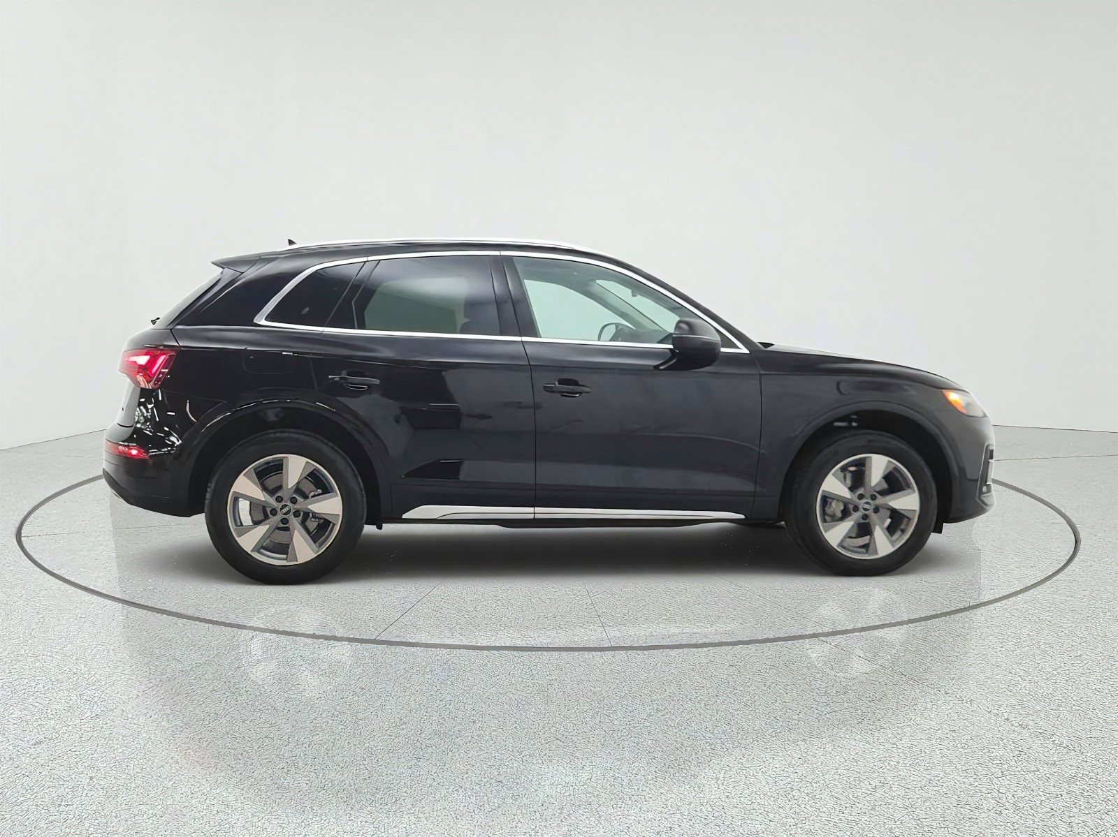 Used 2023 Brilliant Black Audi Premium Plus image 4