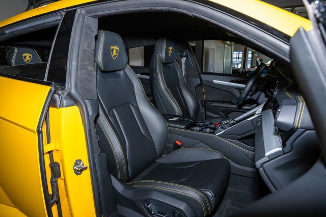 Used Car 2022 Lamborghini Urus  For Sale Under $230,000 In Boerne, Texas