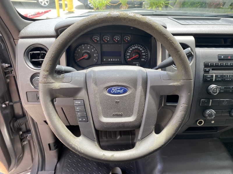 2010 Ford F-150 4 DR CREW XL LOW MILES 34,625 in , 