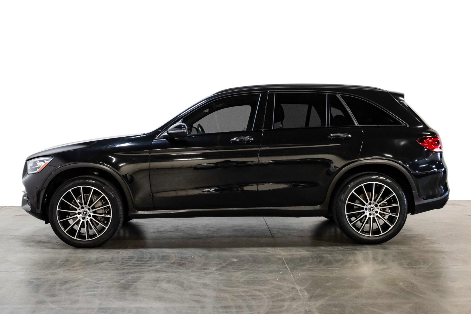 2021 Mercedes-Benz GLC 300 AMG SportLine 20Alloys PanoRoof HeatedSeats 8