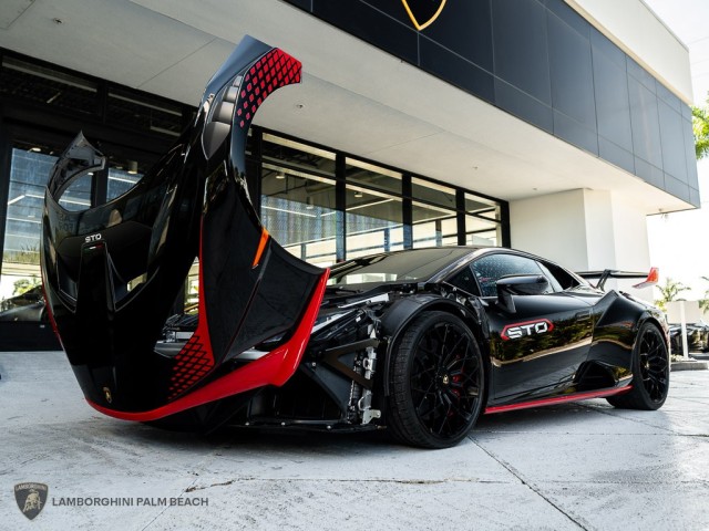 Lamborghini Huracan STO