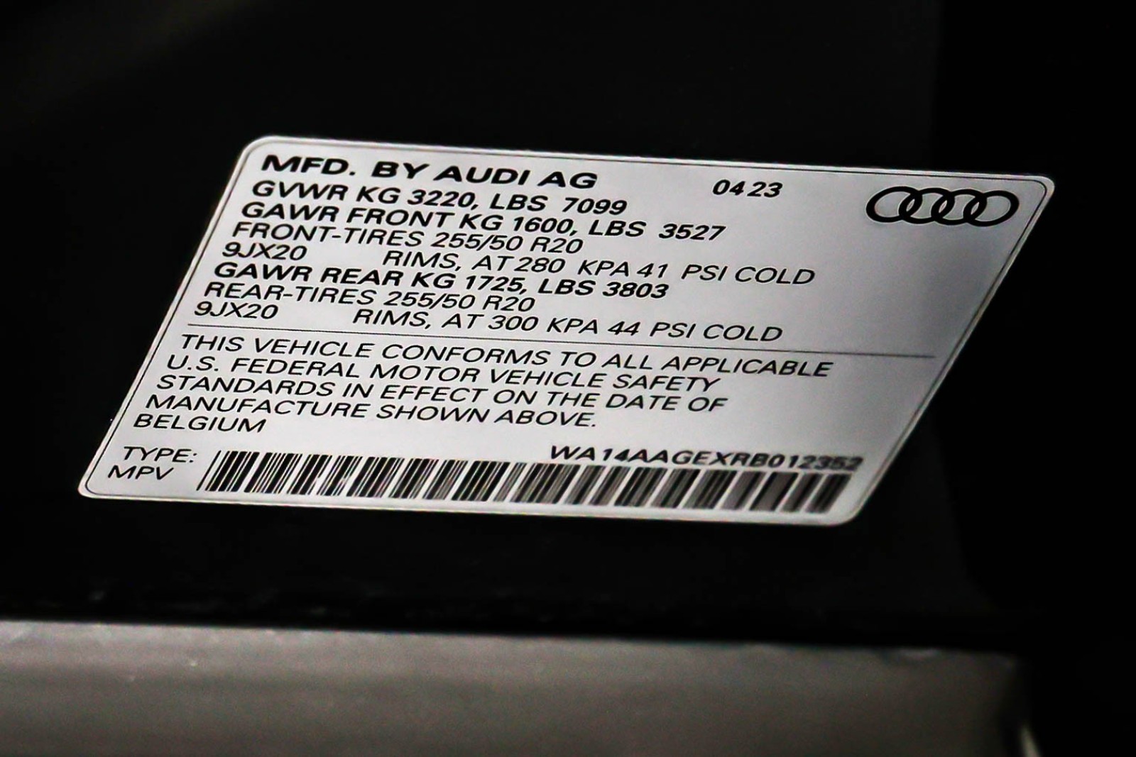 Used 2024 Manhattan Gray Metallic Audi Premium quattro image 25