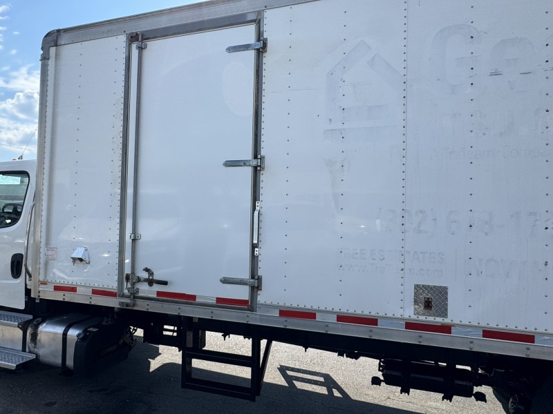 2019 Freightliner M2 24' Box Truck w 2 4' Side Doors in ,
