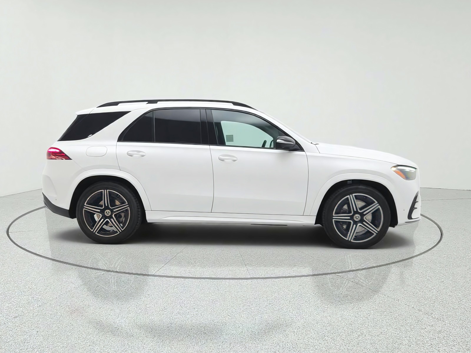 New 2026 MANUFAKTUR Moonlight White magno Mercedes-Benz GLE 450 4MATIC® SUV image 4