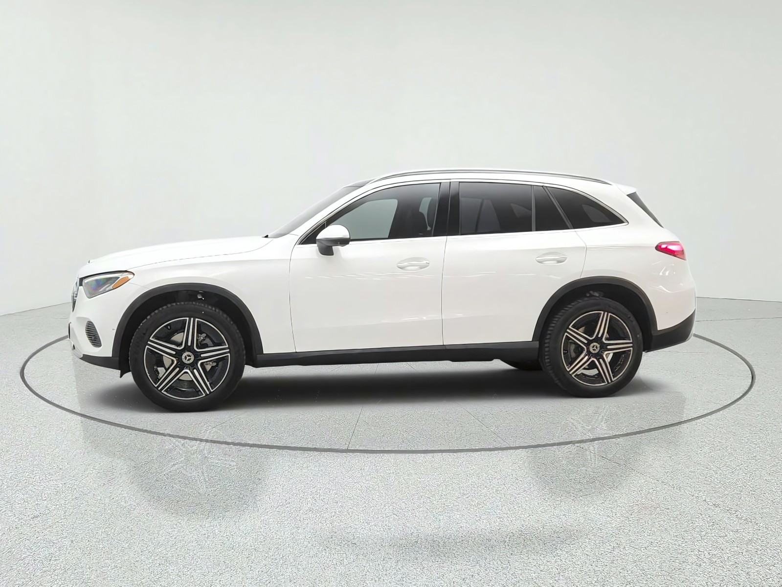 New 2027 Polar White Mercedes-Benz GLC 300 SUV image 8