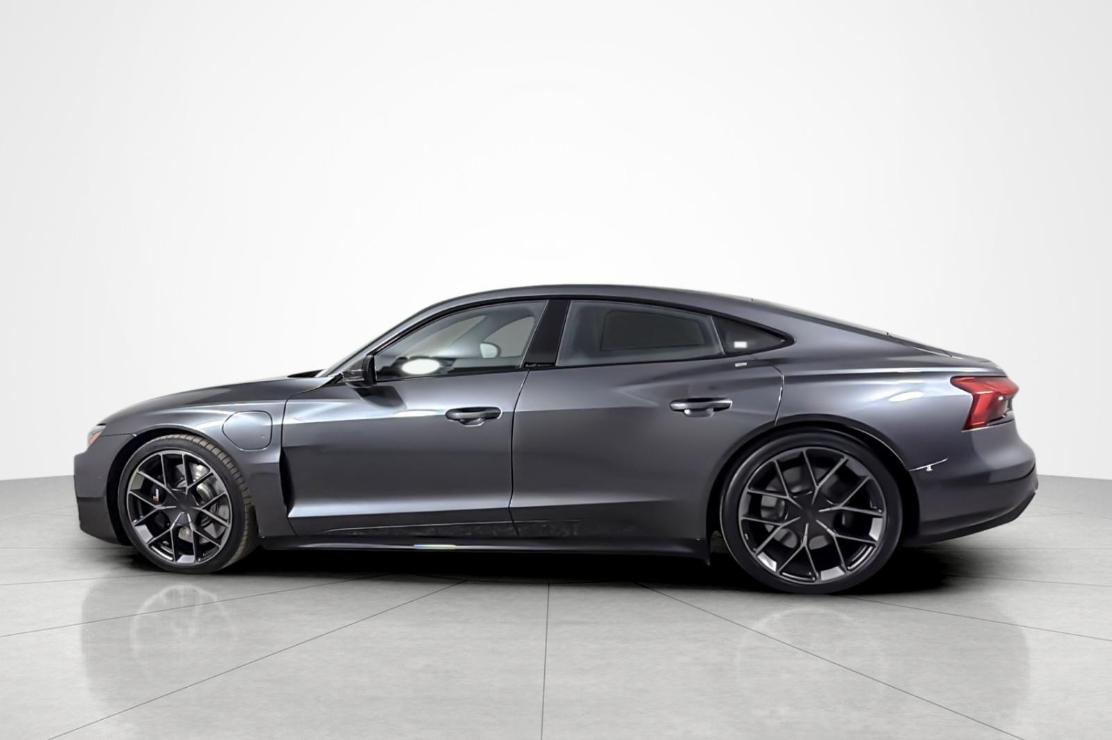 Certified Used 2025 Daytona Gray Pearl Effect Audi performance quattro image 2